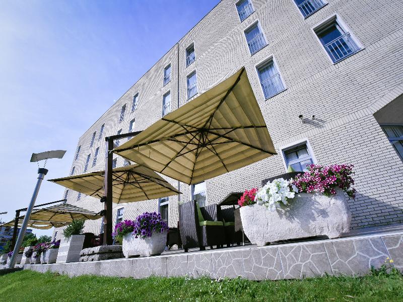 City Hotel 포드고리차 외부 사진